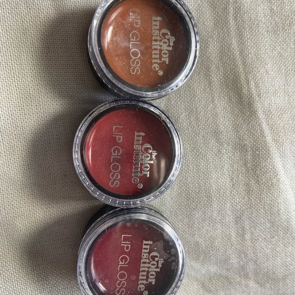 Makeup - Picture 6 of 12